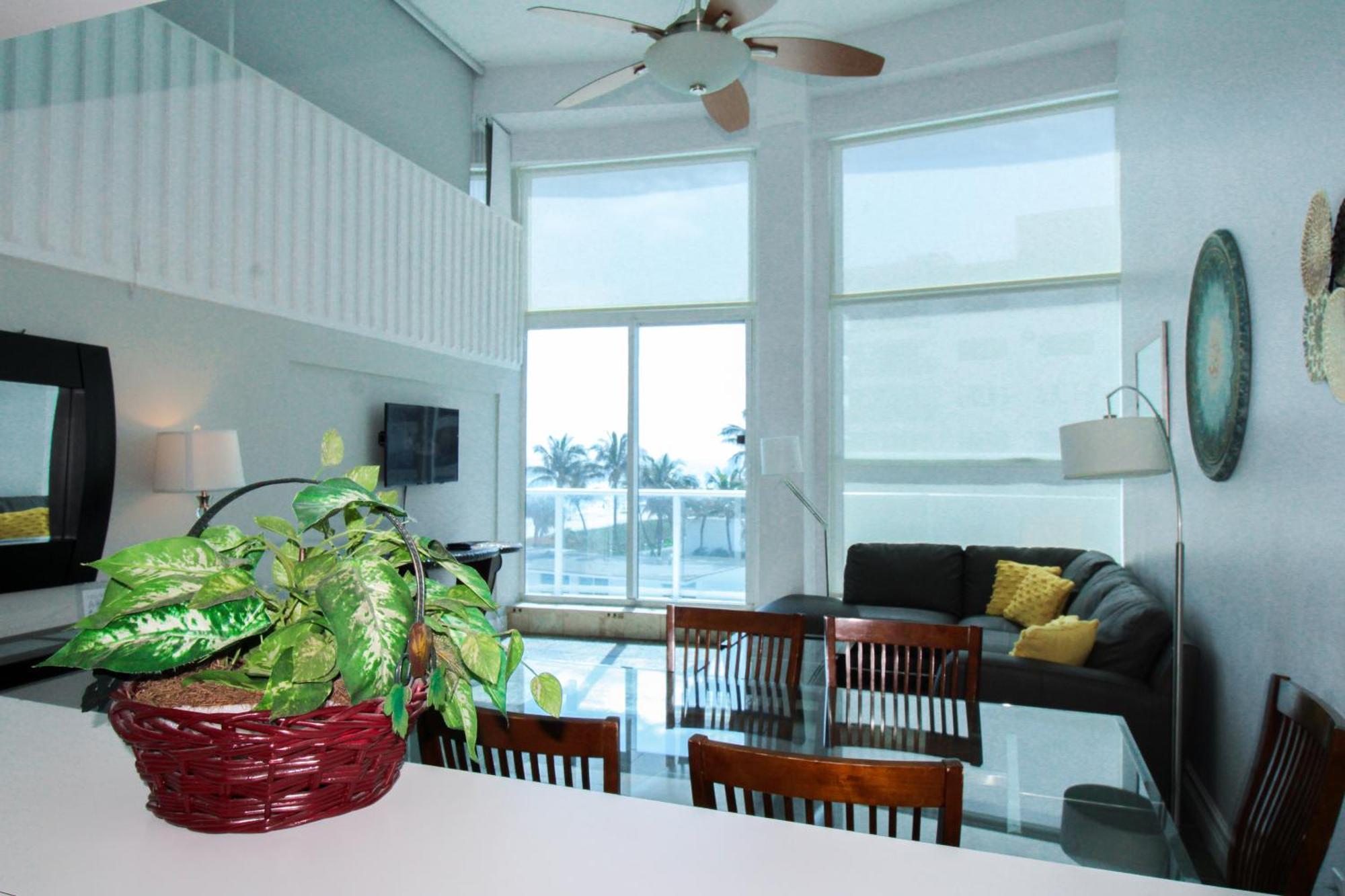 Castle M16 Oceanview Loft With Beach Access, Pool, Tennis And Free Parking! マイアミビーチ エクステリア 写真